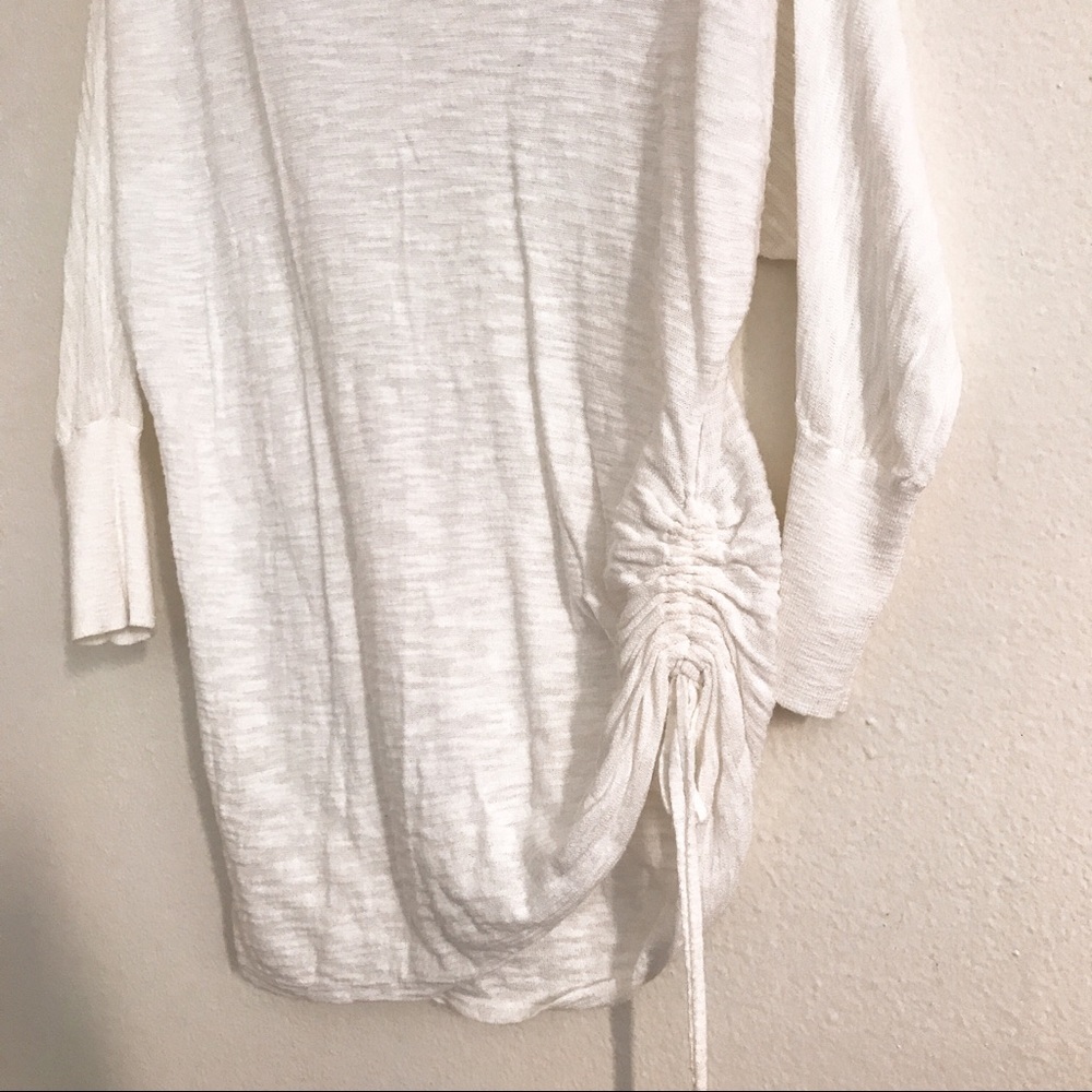 EXPRESS 💟 White Top - Picture 3 of 4